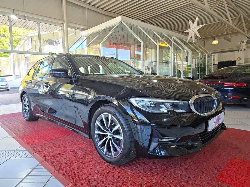 Schwarz Gebraucht 2020 BMW 318 Sport Line Limousine | 16.900 € (Fairer Preis) - Bild 1/4