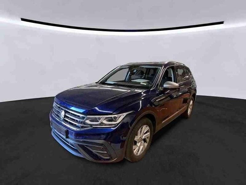 Blau Gebraucht 2023 VW Tiguan Allspace Life SUV | 36.900 € (Guter Preis) - Bild 1/2