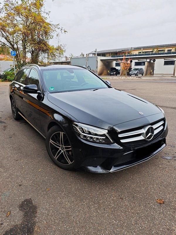 Schwarz Gebraucht 2020 Mercedes C180 Avantgarde Kombi | 17.500 € (Superpreis) - Bild 1/4