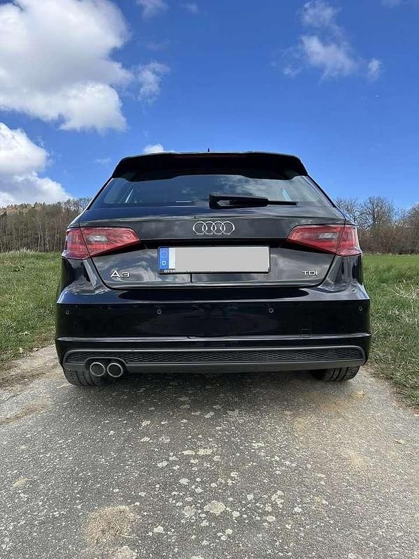 Second-hand Audi A3 Ambition 150 CP (110 kW) 2015 Negru Hatchback
