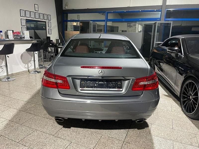 Gebraucht Mercedes E350 Avantgarde 292 PS (214 kW) 2009 Grau Coupé