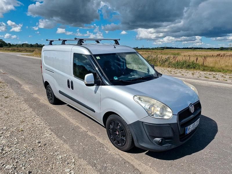 Silber Gebraucht 2011 Fiat Doblò Van / Kleinbus | 3.350 € (Fairer Preis) - Bild 1/4