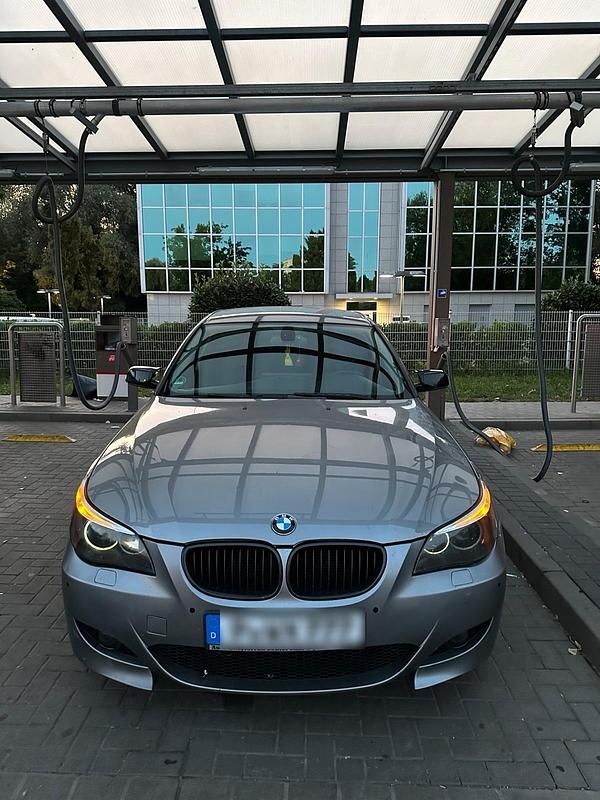 Silber Gebraucht 2005 BMW 525 Limousine | 3.000 € (Superpreis) - Bild 1/4