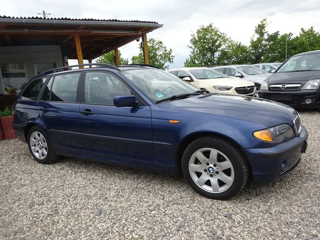 Gebraucht BMW 318 143 PS (105 kW) 2003 Blau Kombi