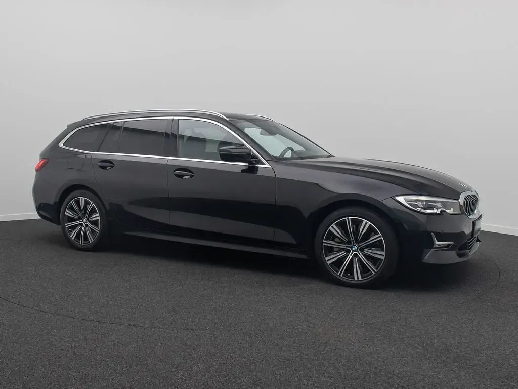 Gebraucht BMW 330 Luxury Line 286 PS (210 kW) 2021 Schwarz Limousine