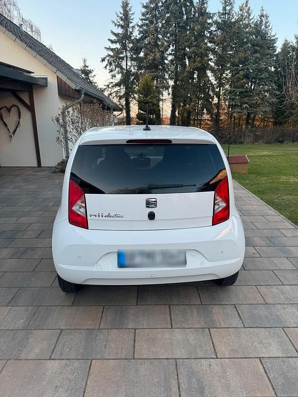 Gebraucht Seat Mii Electric 61 kW (83 PS) 2021 Weiß Kleinwagen