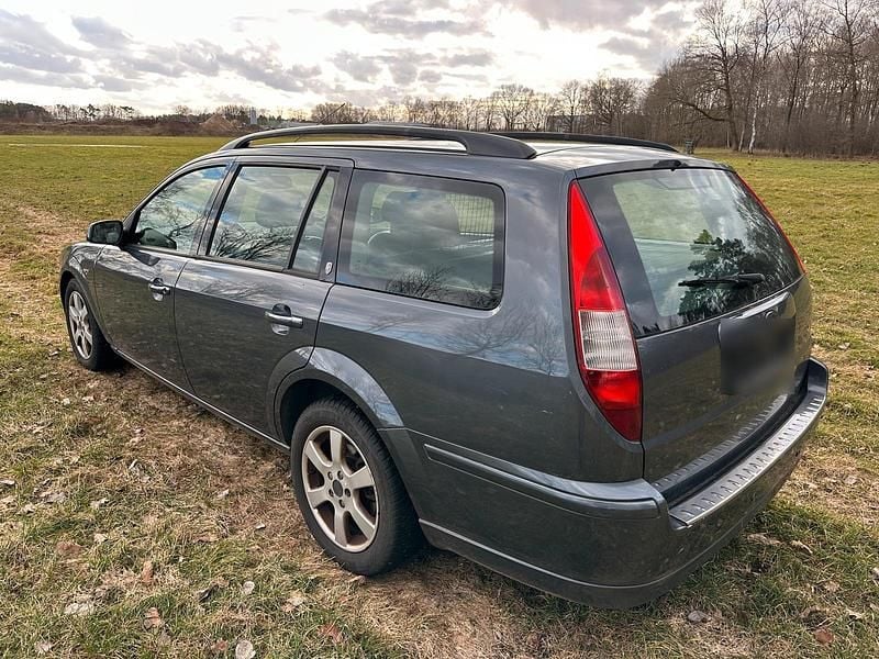 Gebraucht Ford Mondeo Ghia 156 PS (114 kW) 2005 Grau Kombi