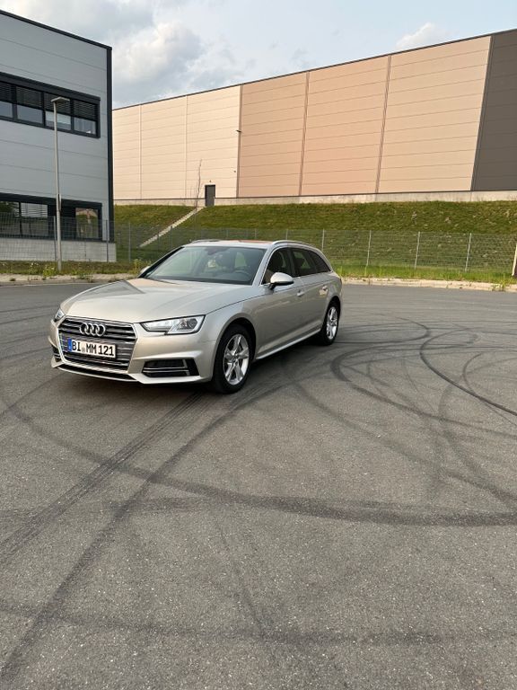 Gelb Gebraucht 2015 Audi A4 Ambiente Kombi | 12.550 € (Fairer Preis) - Bild 1/4