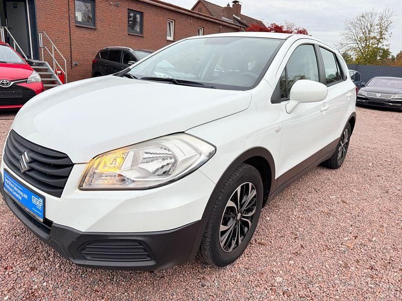 Weiß Gebraucht 2015 Suzuki SX4 S-Cross Club SUV | 6.999 € (Fairer Preis) - Bild 1/4
