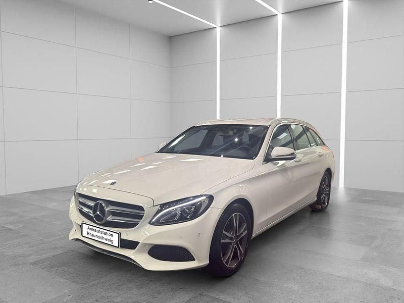 Weiß Gebraucht 2018 Mercedes C180 Avantgarde Limousine | 18.450 € (Guter Preis) - Bild 1/4