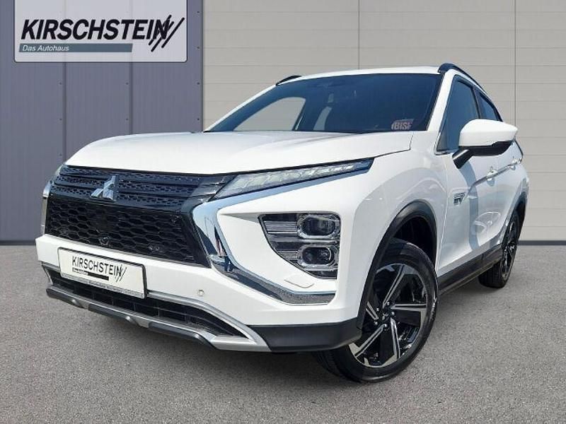Weiss Gebraucht 2022 Mitsubishi Outlander P-HEV | 21.990 € (Fairer Preis) - Bild 1/4