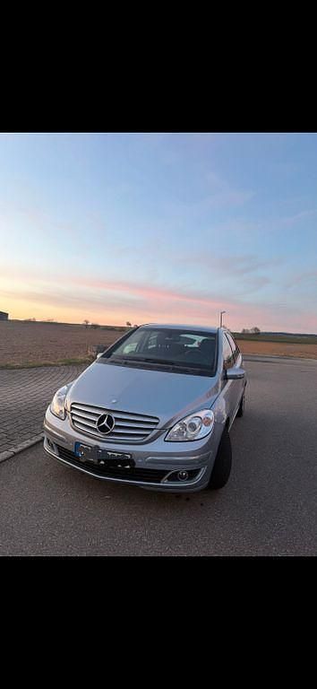 Gebraucht Mercedes B180 109 PS (80 kW) 2007 Blau Van / Kleinbus
