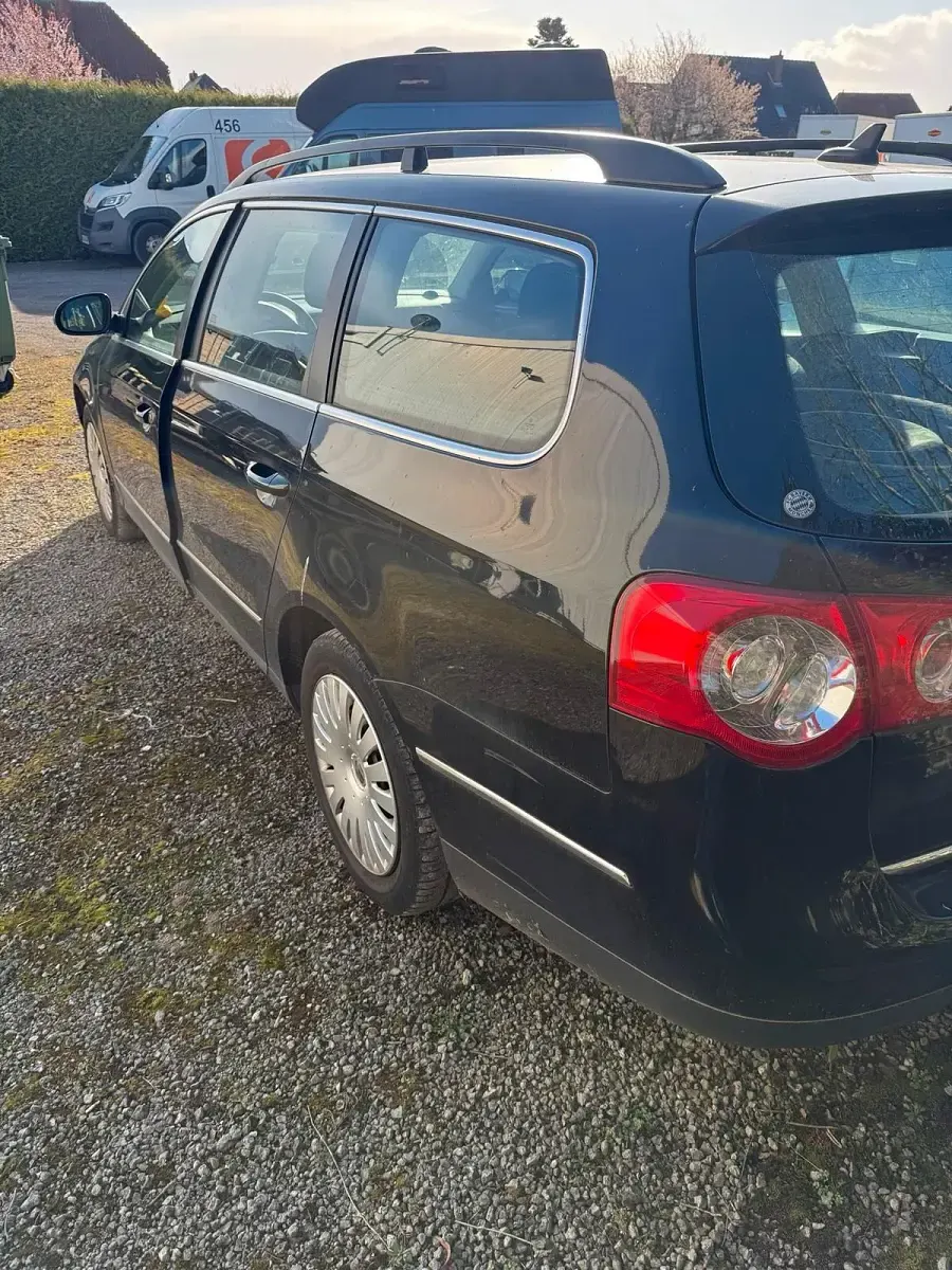 Gebraucht VW Passat 140 PS (102 kW) 2007 Schwarz Kombi