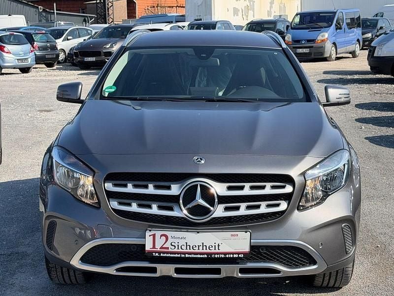 Gebraucht Mercedes GLA180 122 PS (89 kW) 2018 Grau SUV