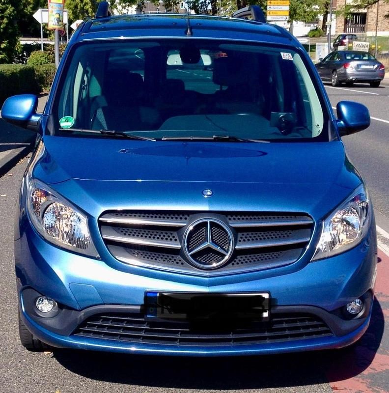 Blau Gebraucht 2017 Mercedes Citan 112 Kombi | 14.200 € (Fairer Preis) - Bild 1/4