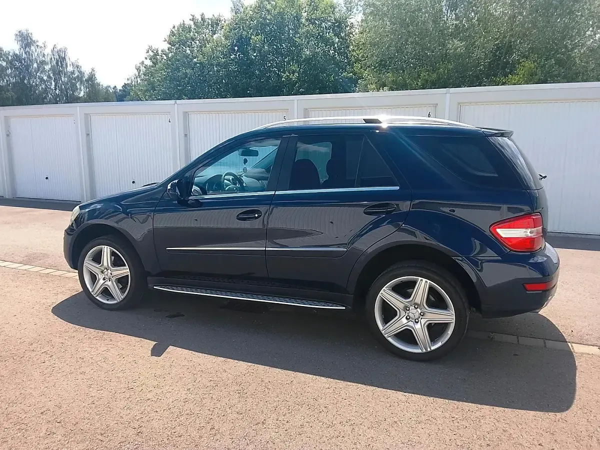 Gebraucht Mercedes ML320 AMG 224 PS (164 kW) 2008 Blau SUV
