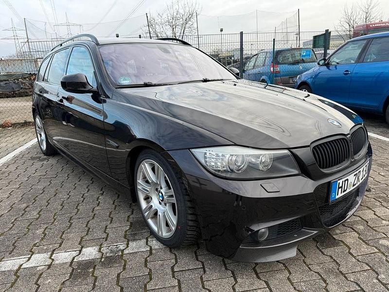 Schwarz Gebraucht 2008 BMW 330 M Sport Kombi | 9.890 € (Fairer Preis) - Bild 1/4
