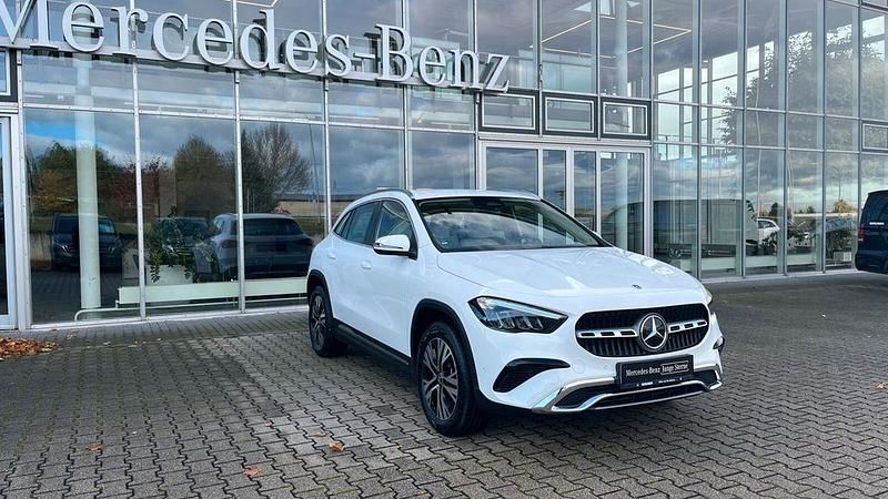 Gebraucht Mercedes GLA180 Advanced 136 PS (100 kW) 2025 Weiß SUV
