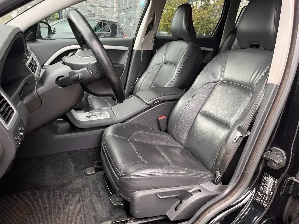 Używany Volvo V70 203 KM (149 kW) 2011 Czarny Kombi