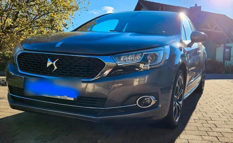 Grau Gebraucht 2016 DS Automobiles DS4 Kleinwagen | 9.999 € - Bild 1/4
