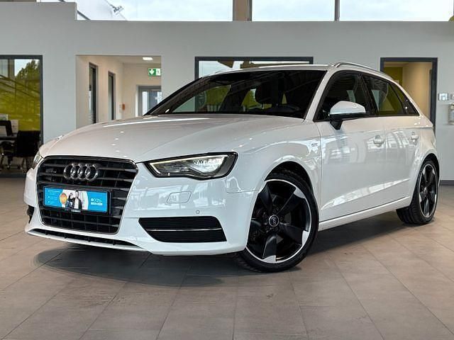 Weiß Gebraucht 2015 Audi A3 S-Line Limousine | 15.495 € (Fairer Preis) - Bild 1/4