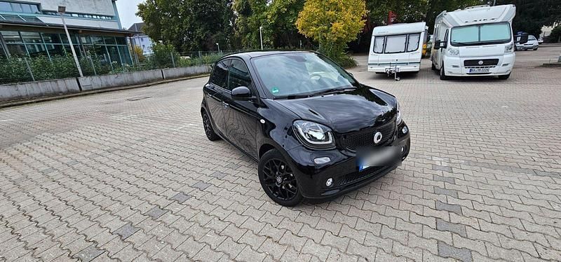 Schwarz Gebraucht 2019 Smart ForFour Kleinwagen | 13.333 € (Etwas zu teuer) - Bild 1/4