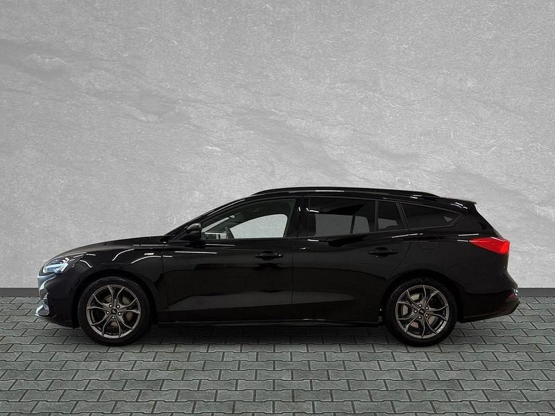 Gebraucht Ford Focus ST-Line 155 PS (114 kW) 2022 Obsidianschwarz Kombi