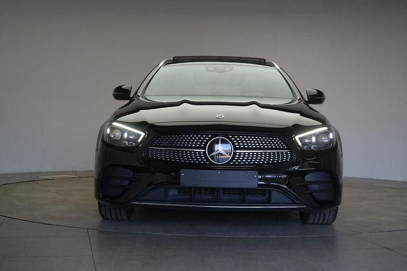 Gebraucht Mercedes E300 AMG line 194 PS (142 kW) 2021 Schwarz Limousine