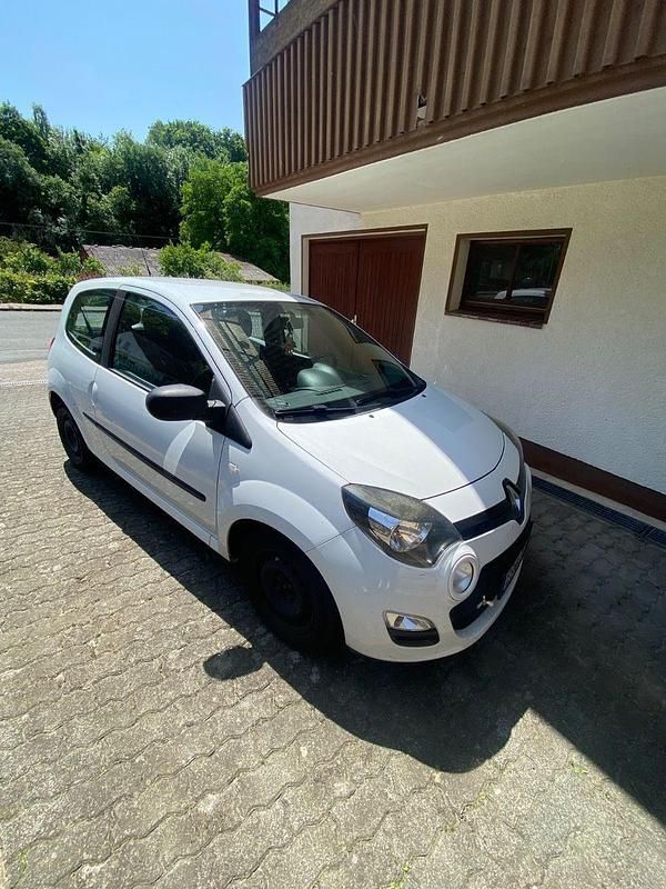 Weiß Gebraucht 2014 Renault Twingo Dynamique Kleinwagen | 4.099 € (Fairer Preis) - Bild 1/4