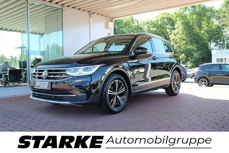 Gebraucht VW Tiguan Elegance 150 PS (110 kW) 2022 Deep black (metallic) SUV