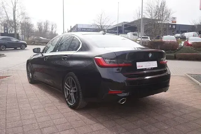 Używany BMW 320 Advantage 184 KM (135 kW) 2020 Czarny Sedan/Limuzyna