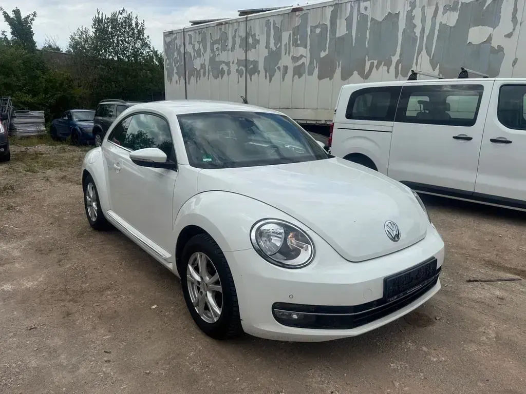 Gebraucht VW Beetle Design 105 PS (77 kW) 2013 Weiß Kleinwagen