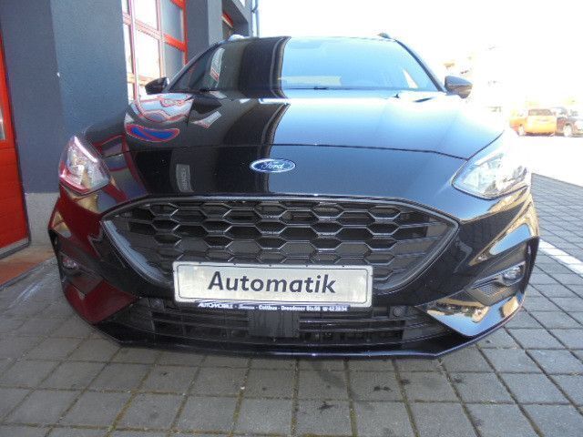 Schwarz Gebraucht 2020 Ford Focus ST-Line Limousine | 17.990 € (Fairer Preis) - Bild 1/4