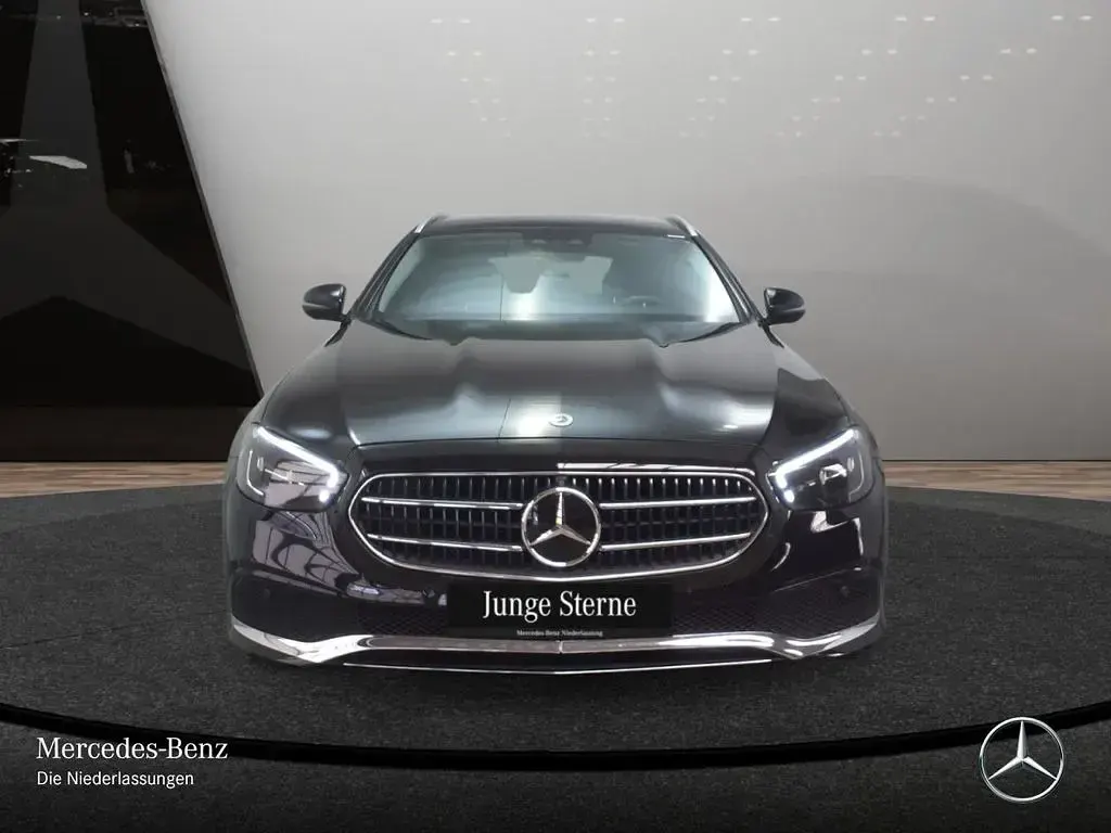 Gebraucht Mercedes E400 Avantgarde 340 PS (250 kW) 2022 Schwarz Limousine