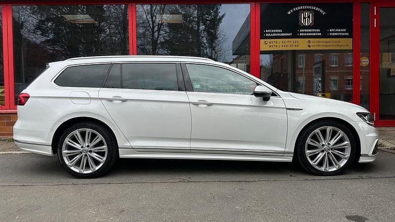 Second-hand VW Passat Highline 239 CP (175 kW) 2017 Alb Break