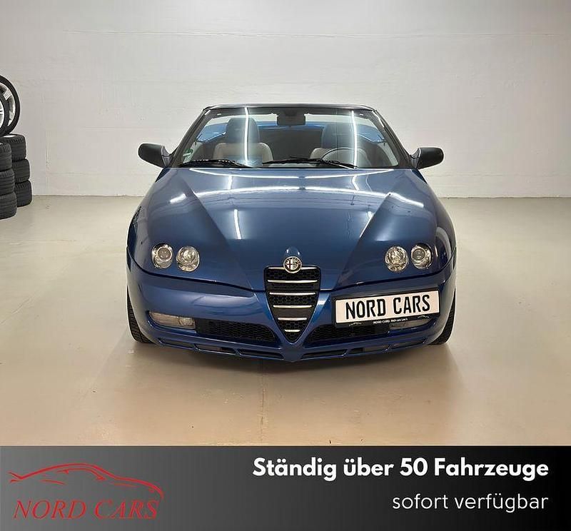 Blau Gebraucht 2005 Alfa Romeo Spider Cabrio | 8.000 € (Fairer Preis) - Bild 1/4