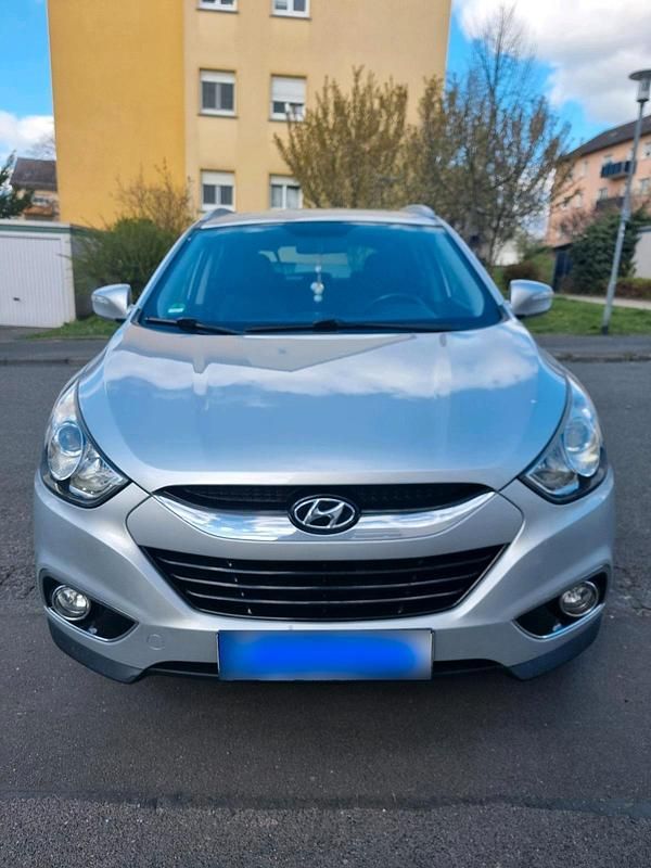 Gebraucht Hyundai Tucson 184 PS (135 kW) 2012 Silber SUV