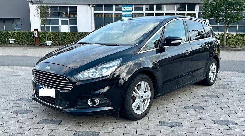 Gebraucht Ford S-MAX Titanium 150 PS (110 kW) 2017 Schwarz Van / Kleinbus