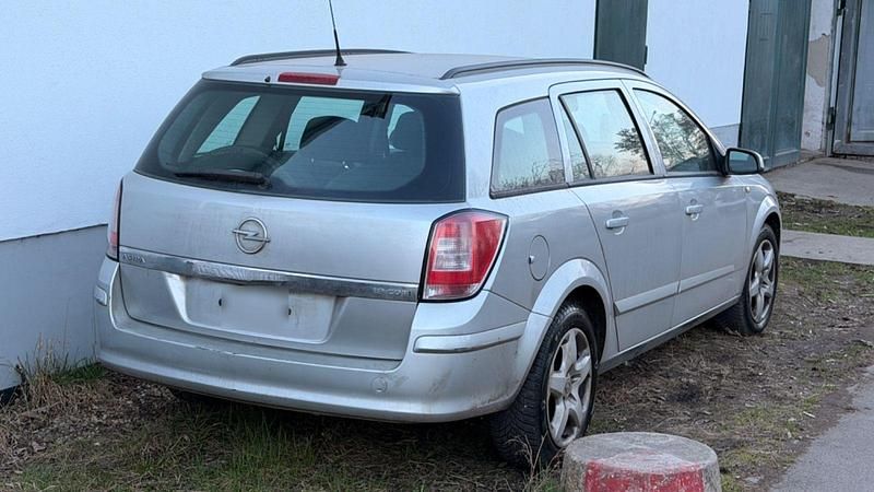 Gebraucht Opel Astra 150 PS (110 kW) 2007 Silber Kombi