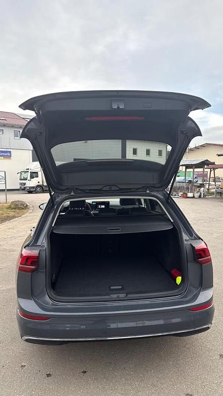 Gebraucht VW Golf VIII Goal 115 PS (84 kW) 2025 Grau Kombi