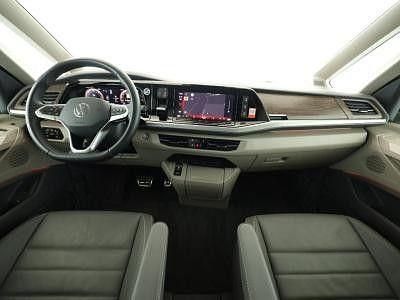 Second-hand VW Multivan Style 150 CP (110 kW) 2025 Negru Monovolum