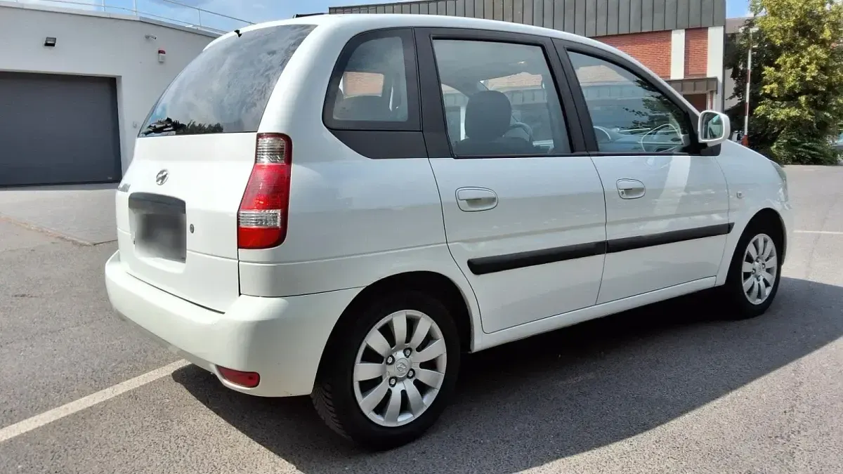 Gebraucht Hyundai Matrix 103 PS (75 kW) 2009 Weiß Van / Kleinbus