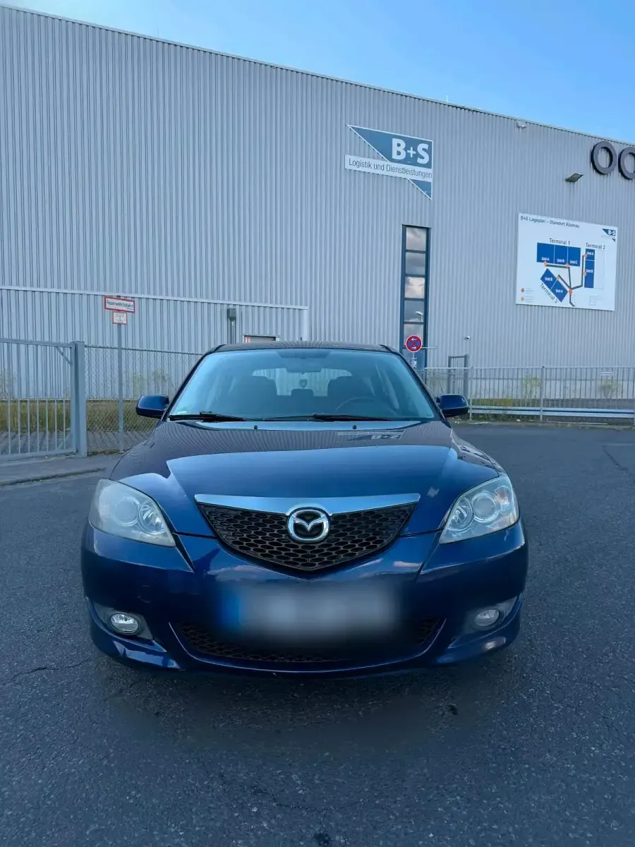 Usata Mazda 3 105 CV (77 kW) 2005 Blu Berlina