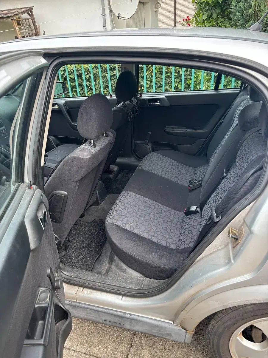 Gebraucht Opel Astra 75 PS (55 kW) 1999 Silber Limousine