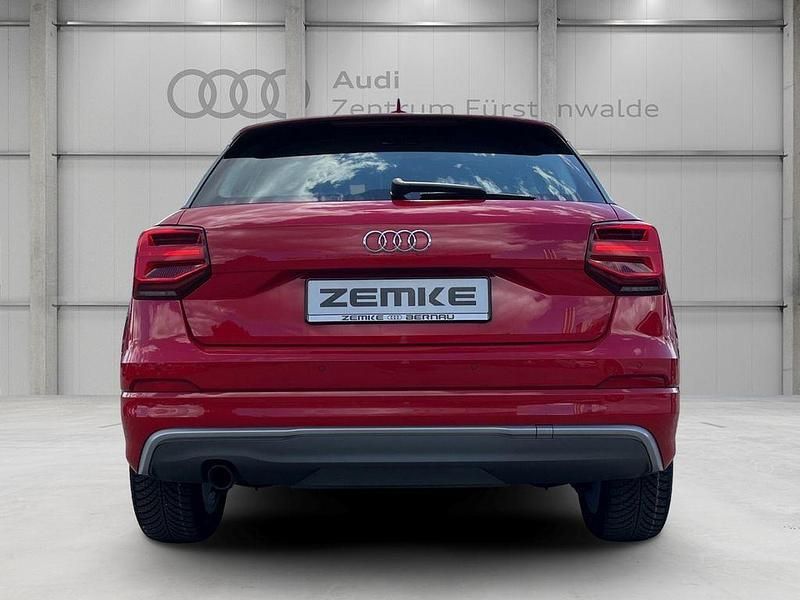 Gebraucht Audi Q2 Sport 116 PS (85 kW) 2018 Rot SUV