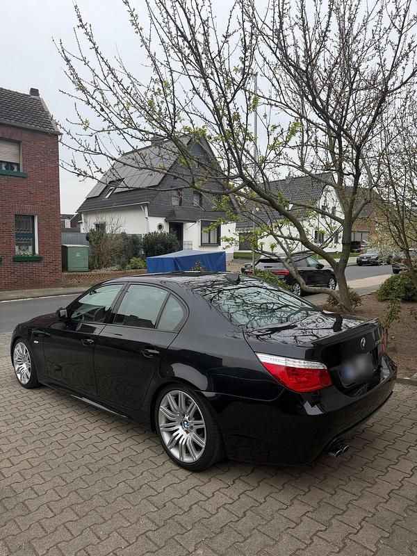Gebraucht BMW 530 235 PS (172 kW) 2007 Schwarz Limousine