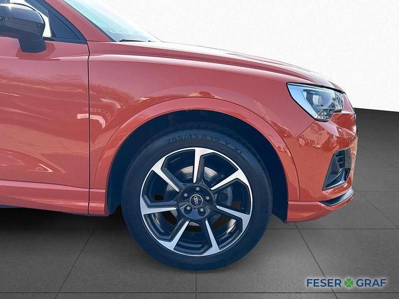 Gebraucht Audi Q3 Ambiente 150 PS (110 kW) 2023 Pulsorange SUV