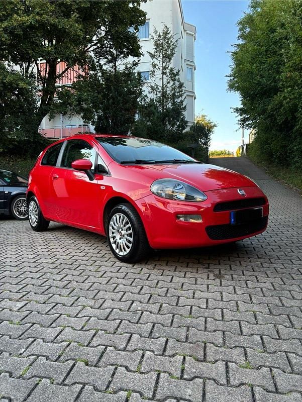 Rot Gebraucht 2012 Fiat Punto Kleinwagen | 2.480 € (Guter Preis) - Bild 1/4