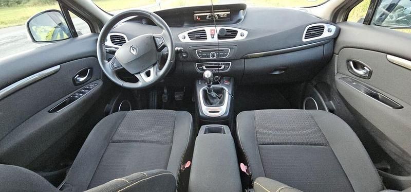 Gebraucht Renault Scénic III Dynamique 131 PS (96 kW) 2010 Van / Kleinbus