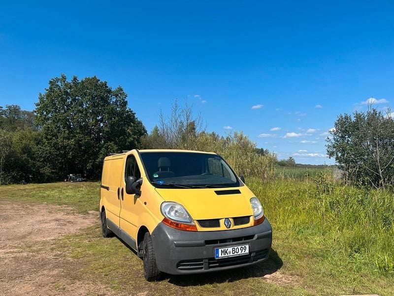 Gelb Gebraucht 2005 Renault Trafic Van | 10.000 € - Bild 1/4